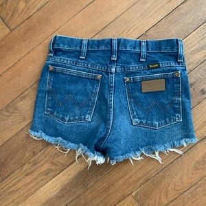 Wrangler cut off high rise jean shorts